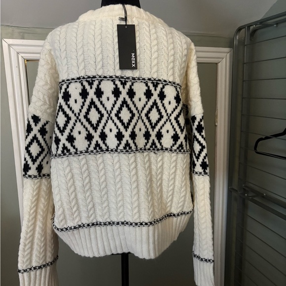 Cozy White and Black Patterned Sweater - Picture 2 of 4
